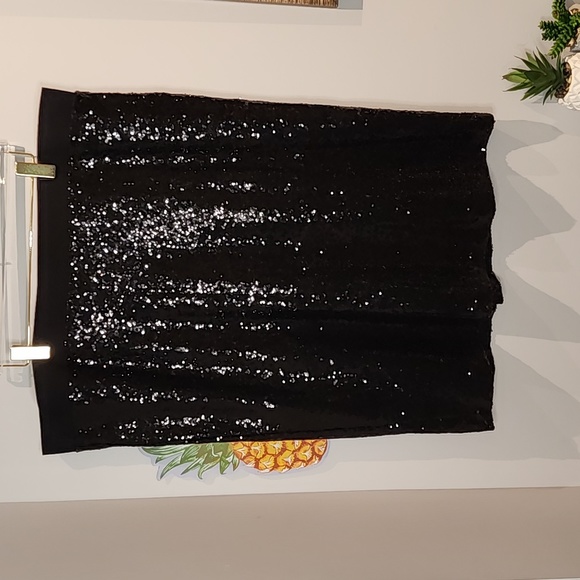 Torrid - Midi Sequin Skirt in Deep Black - Picture 4 of 11